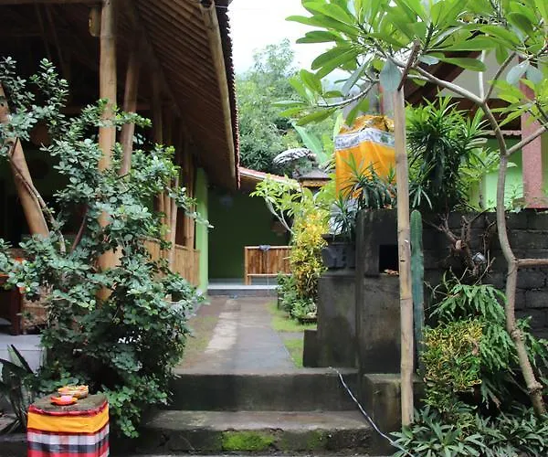 Taman Sandat Pensión Amed