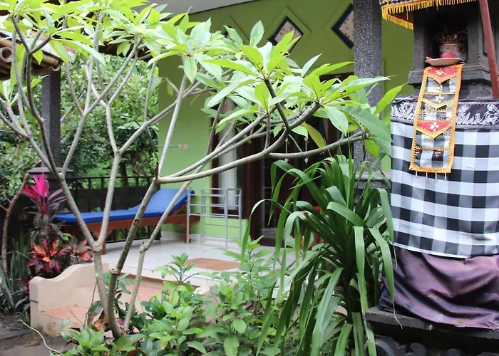 Taman Sandat Pensión